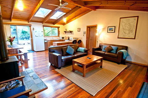 Seaview Retreat - Sunshine Coast Tourism 0
