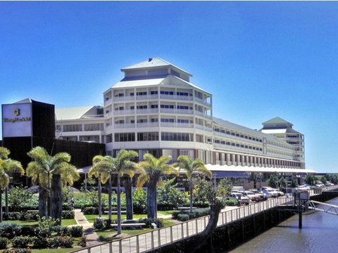 Shangri-La Hotel, The Marina, Cairns - Sunshine Coast Tourism 1