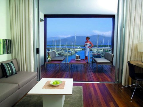 Shangri-La Hotel, The Marina, Cairns - Sunshine Coast Tourism 3
