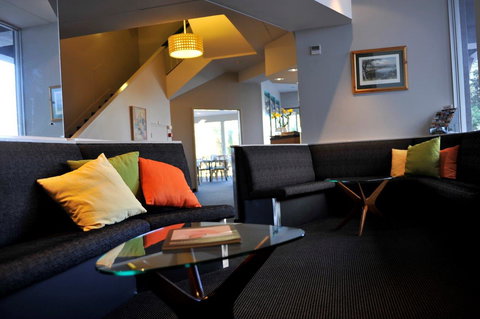 Sullivans Hotel - Sunshine Coast Tourism 2