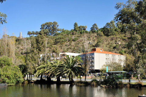 Sullivans Hotel - Sunshine Coast Tourism 4