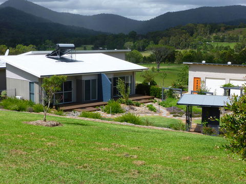 Sunrise Bed & Breakfast - Holiday Sunshine Coast 1