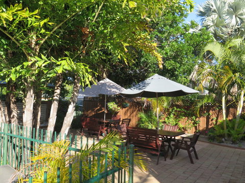 Sunseeker Motel - Sunshine Coast Tourism 0