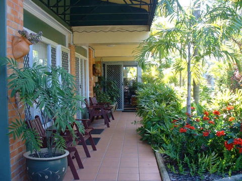 Sunseeker Motel - Sunshine Coast Tourism 1