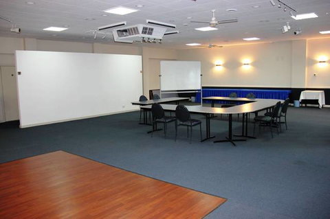 Sunshine Motor Inn - Sunshine Coast Tourism 3