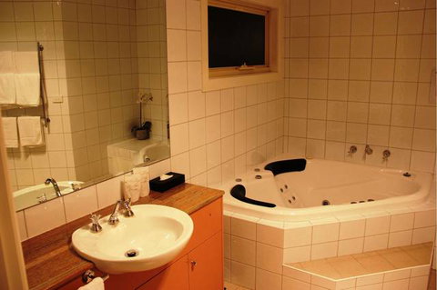 Sunshine Motor Inn - Sunshine Coast Tourism 9