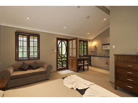 Sunshine Valley Cottages - Sunshine Coast Tourism 1