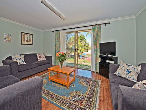 Acclaim Pine Grove Holiday Park - Sunshine Coast Tourism 5