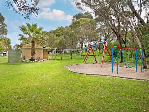Acclaim Pine Grove Holiday Park - Sunshine Coast Tourism 9