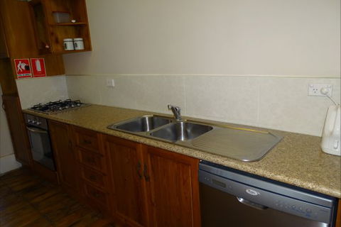 Silver Hill Townhouse - Holiday Sunshine Coast 5