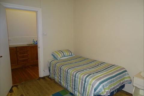 Silver Hill Townhouse - Holiday Sunshine Coast 8