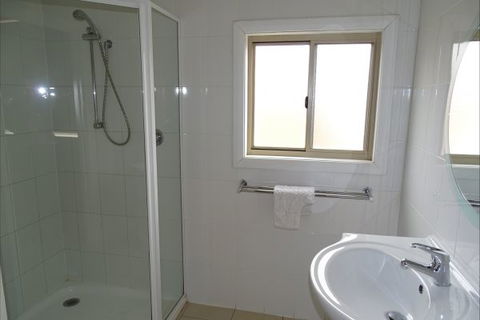 Silver Hill Townhouse - Holiday Sunshine Coast 9