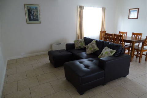 Silver Hill Townhouse - Holiday Sunshine Coast 15