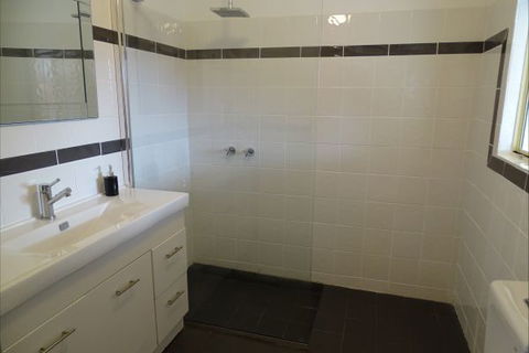 Silver Hill Townhouse - Holiday Sunshine Coast 16