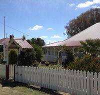Tenterfield Luxury Historic c1895 Cottage - Sunshine Coast Tourism