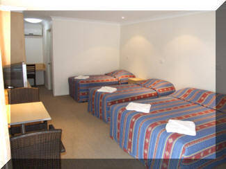 Tenterfield Tavern & Motor Inn - Sunshine Coast Tourism 0