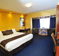 The Clifton Motel and Grittleton Lodge - Sunshine Coast Tourism