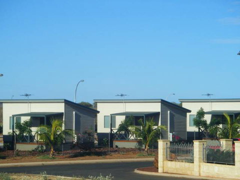 The Cove Holiday Village - Sunshine Coast Tourism 1