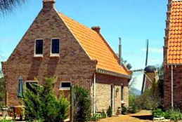 The Lily Dutch Windmill - Sunshine Coast Tourism 4