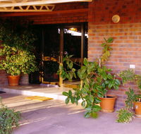 The Lookout Cave Underground Motel - Sunshine Coast Tourism