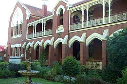The Old Priory - Holiday Sunshine Coast 4