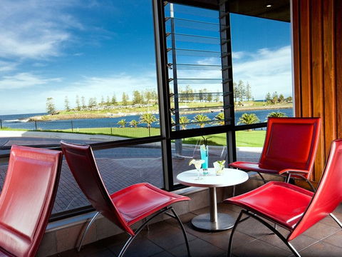 The Sebel Harbourside Kiama - Sunshine Coast Tourism 1