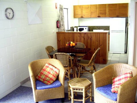 Ti Tree Holiday Apartments - Sunshine Coast Tourism 0