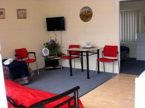 Top Spot Motel - Sunshine Coast Tourism 2