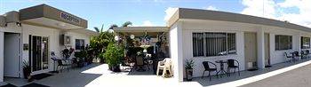 Top Spot Motel - Sunshine Coast Tourism 3