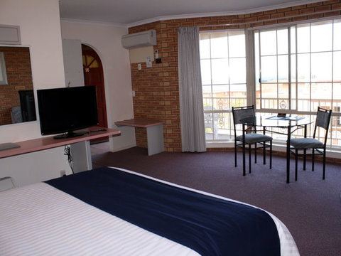 Twofold Bay Motor Inn - Sunshine Coast Tourism 2