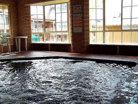 Twofold Bay Motor Inn - Sunshine Coast Tourism 4