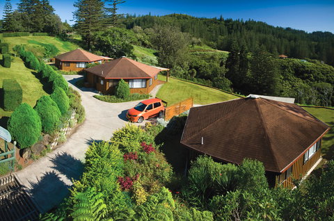 Whispering Pines - Sunshine Coast Tourism 8