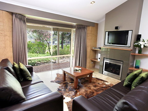 Eight Willows Retreat - Sunshine Coast Tourism 1