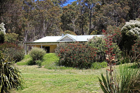 Eight Willows Retreat - Sunshine Coast Tourism 3