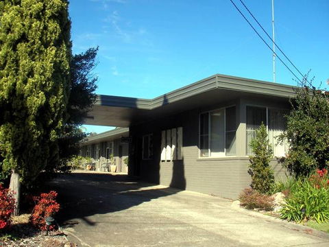 Wingham Motel - Holiday Sunshine Coast 0