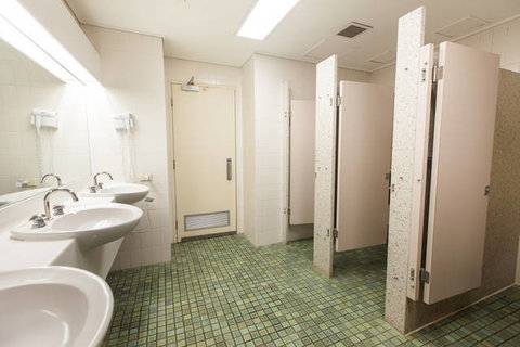 Y Hotel Hyde Park - Holiday Sunshine Coast 1