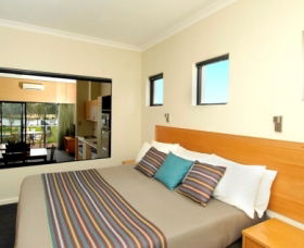 Assured Ascot Quays Apartment Hotel - Holiday Sunshine Coast 1