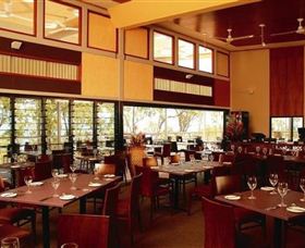 Dugong Beach Resort - Holiday Sunshine Coast 2