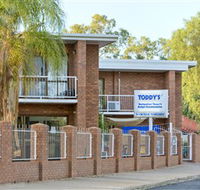 Toddy's Backpackers and Budget Accommodation - Sunshine Coast Tourism