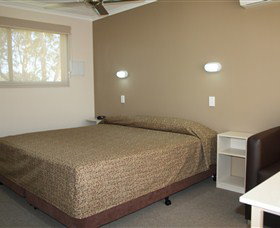 Bowlo Holiday Cabins - Holiday Sunshine Coast 6