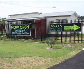 Bowlo Holiday Cabins - Holiday Sunshine Coast 7
