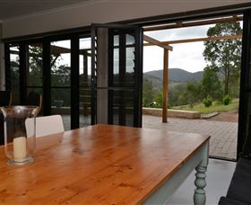 Goosewing Cottage - Holiday Sunshine Coast 0