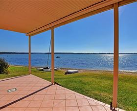 Mannering Park NSW Sunshine Coast Tourism