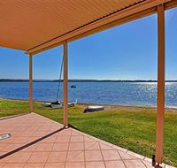 Luxury Waterfront House - Sunshine Coast Tourism