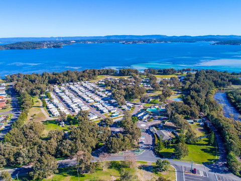 Swansea Gardens Lakeside Holiday Park - Sunshine Coast Tourism 5