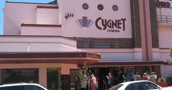 Cygnet Como Cinema - Holiday Sunshine Coast 3