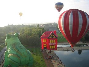 Balloon Safari - Holiday Sunshine Coast 2