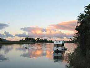 Tweed River House Boats - Holiday Sunshine Coast 1