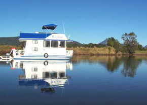 Tweed River House Boats - Holiday Sunshine Coast 3