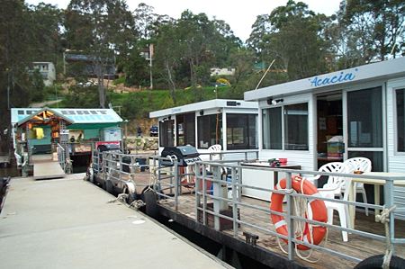 Clyde River Houseboats - Holiday Sunshine Coast 0